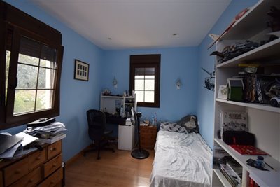 property128915611