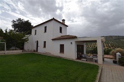 property128915197