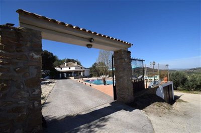 property143185936