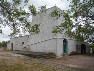 6 Bed Farmhouse for sale