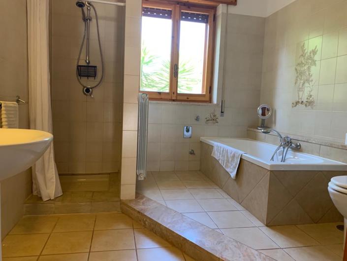 Image No.10-4 Bed Villa for sale