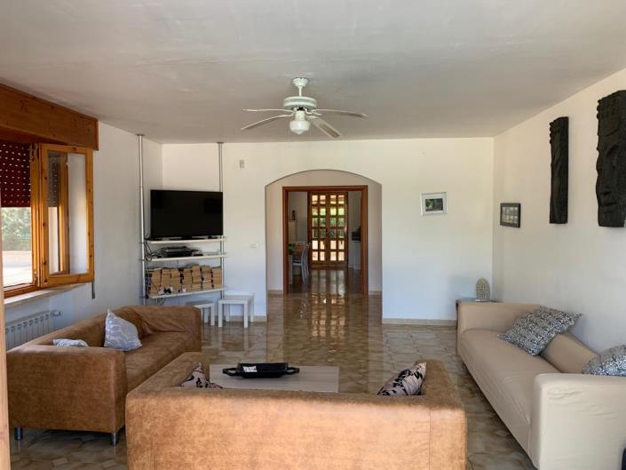 Image No.12-4 Bed Villa for sale