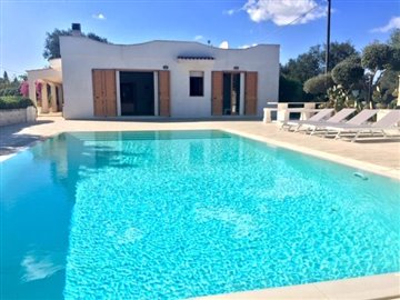 4 Bed Villa for sale