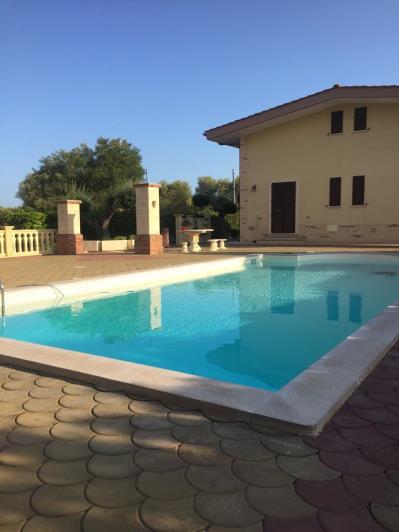 Image No.1-4 Bed Villa for sale