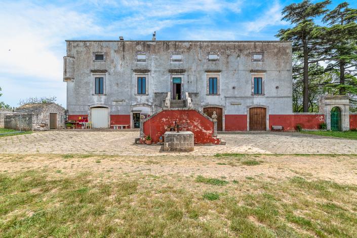 Image No.1-6 Bed Farmhouse for sale