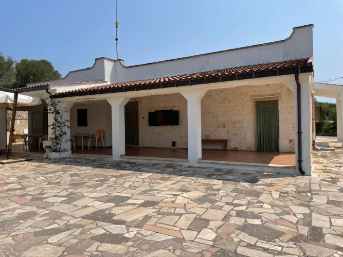 Image No.2-Villa de 4 chambres à vendre à Ostuni