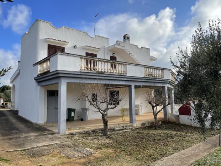 Image No.1-Maison de campagne de 5 chambres à vendre à Ostuni