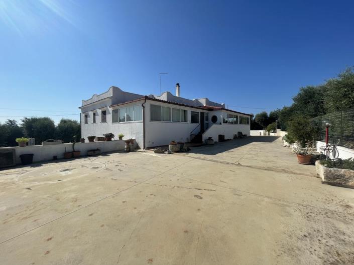 Image No.1-Villa de 4 chambres à vendre à Ostuni