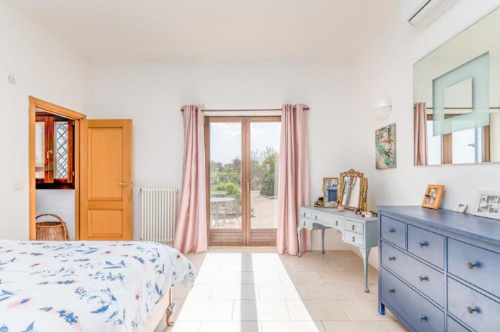 Image No.19-3 Bed Villa for sale