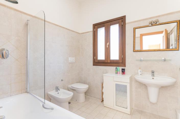 Image No.20-3 Bed Villa for sale