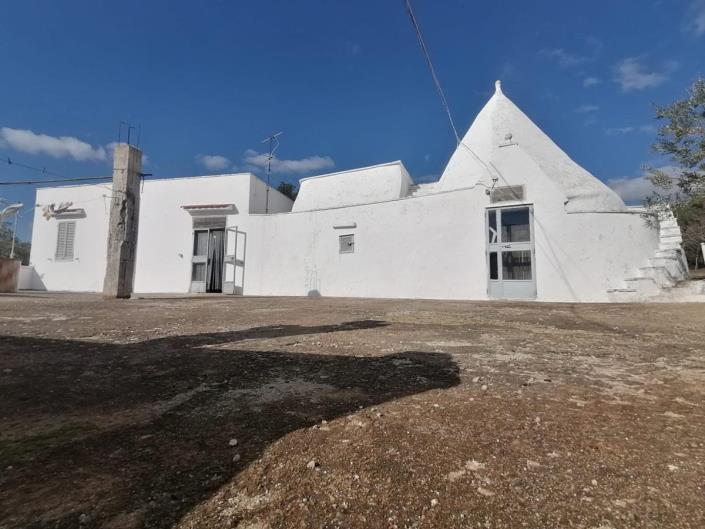 Image No.51-Trullo de 2 chambres à vendre à Ostuni