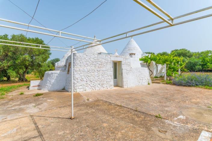 Image No.45-2 Bed Trullo for sale