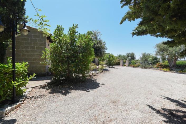 Image No.5-8 Bed Villa for sale