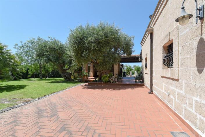 Image No.22-8 Bed Villa for sale