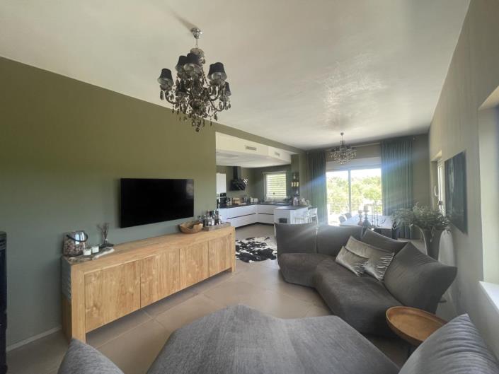 Image No.54-4 Bed Villa for sale