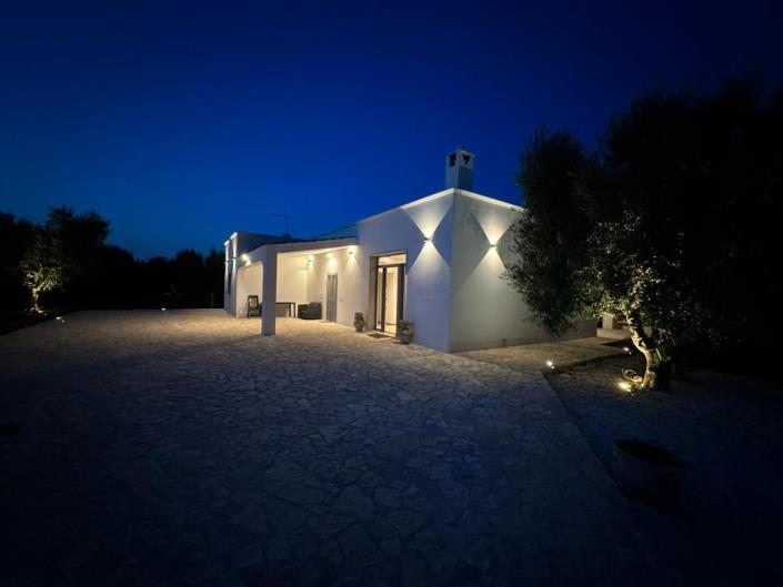 Image No.10-3 Bed Villa for sale