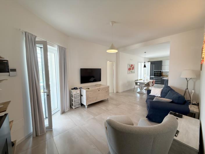 Image No.35-2 Bed Villa for sale