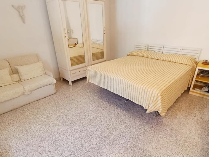 Image No.17-2 Bed Villa for sale