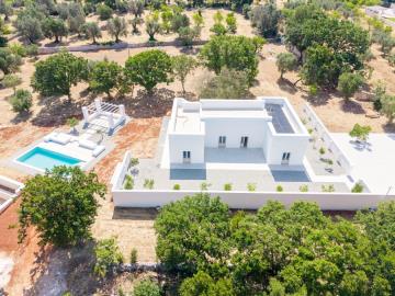 LA-TUA-IMMOBILIARE--Villa-Trullo-Lamia-e-piscina-in-posizione-panoramica---senza-titolo-16