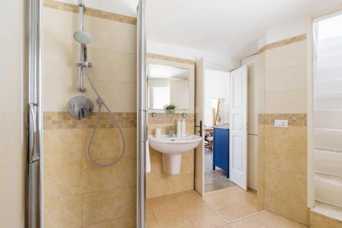 Image No.20-2 Bed Apartment for sale