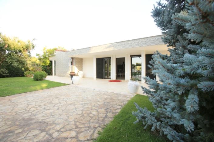 Image No.13-3 Bed Villa for sale