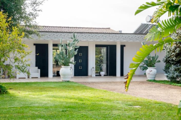 Image No.19-3 Bed Villa for sale