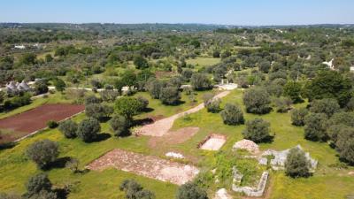LA-TUA-IMMOBILIARE--Villa-con-trullo-e-piscina-nel-cuore-della-Valle-d-Itria-DJI_0412