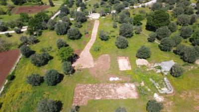 LA-TUA-IMMOBILIARE--Villa-con-trullo-e-piscina-nel-cuore-della-Valle-d-Itria-DJI_0416