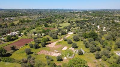 LA-TUA-IMMOBILIARE--Villa-con-trullo-e-piscina-nel-cuore-della-Valle-d-Itria-DJI_0414