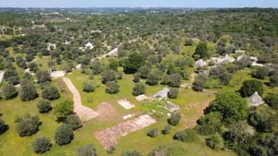 LA-TUA-IMMOBILIARE--Villa-con-trullo-e-piscina-nel-cuore-della-Valle-d-Itria-DJI_0417