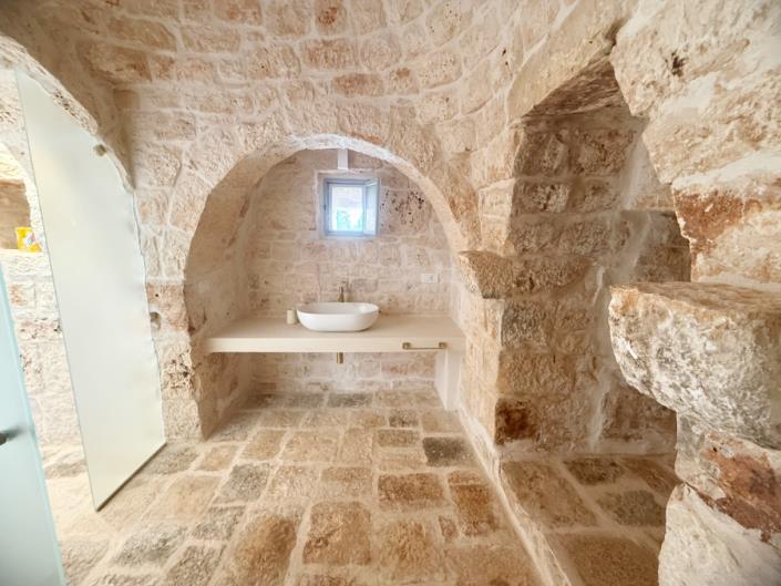 Image No.17-4 Bed Trullo for sale