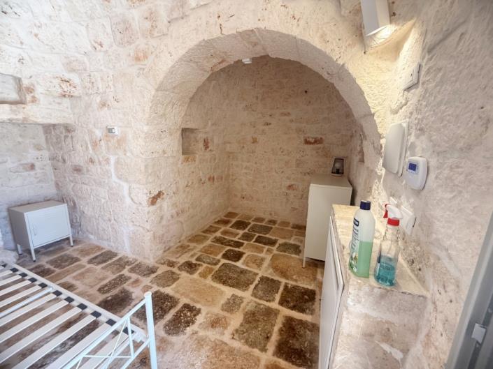 Image No.21-4 Bed Trullo for sale