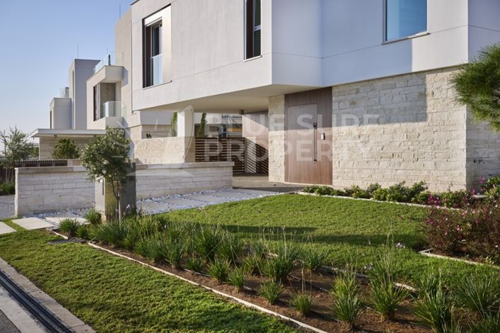 Image No.10-4 Bed Villa for sale