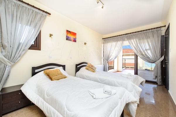 Image No.15-3 Bed Villa for sale