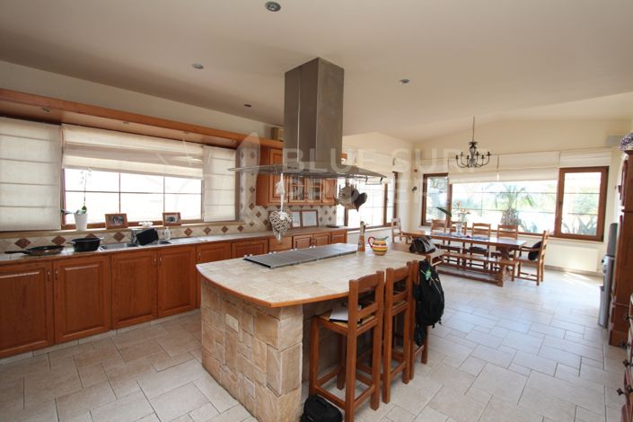 Image No.3-6 Bed Villa for sale