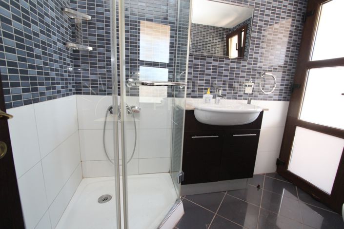 Image No.18-4 Bed Villa for sale