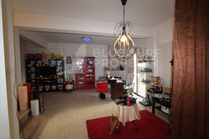 Image No.3-Propriété de 3 chambres à vendre à Xylofagou