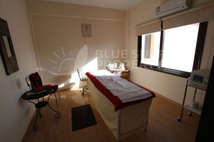 Image No.7-Propriété de 3 chambres à vendre à Xylofagou