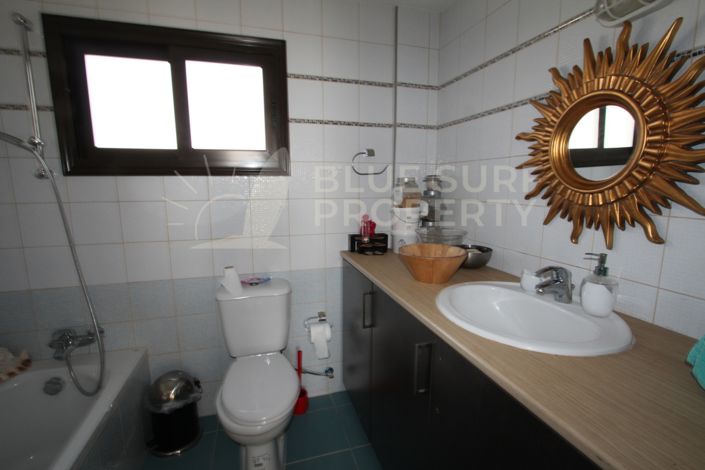 Image No.9-Propriété de 3 chambres à vendre à Xylofagou