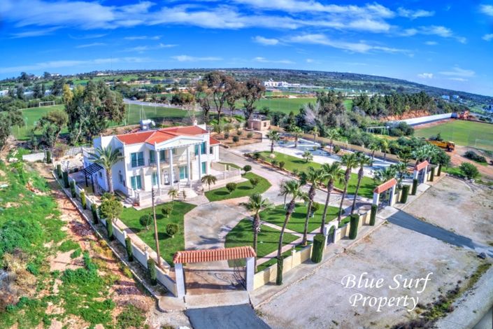 Image No.1-Villa de 5 chambres à vendre à Ayia Napa