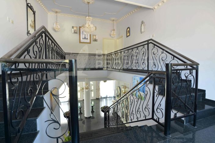 Image No.42-5 Bed Villa for sale