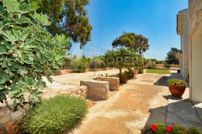 Image No.49-5 Bed Villa for sale