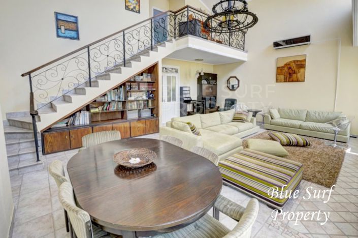 Image No.2-Villa de 4 chambres à vendre à Paralimni