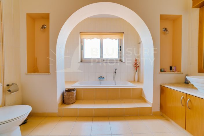 Image No.36-Villa de 7 chambres à vendre à Protaras