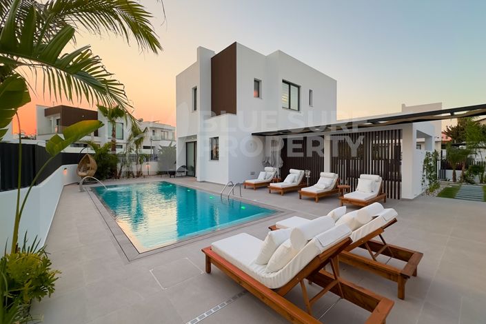 Image No.19-3 Bed Villa for sale