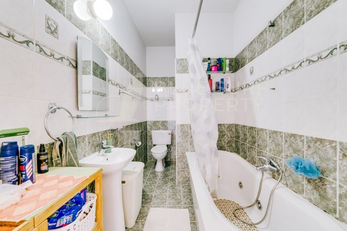 Image No.12-2 Bed Townhouse for sale