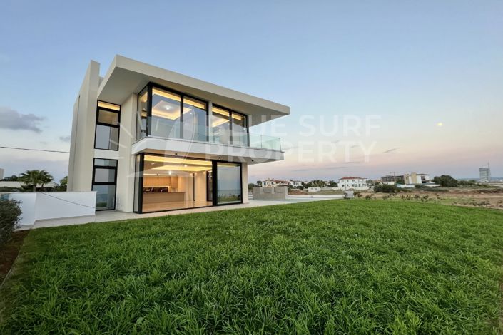 Image No.1-4 Bed Villa for sale