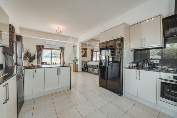 Image No.12-4 Bed Villa for sale