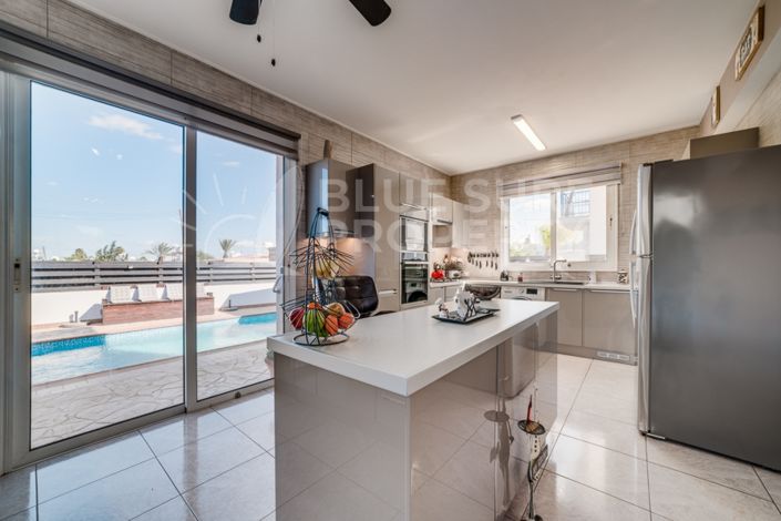 Image No.10-3 Bed Villa for sale