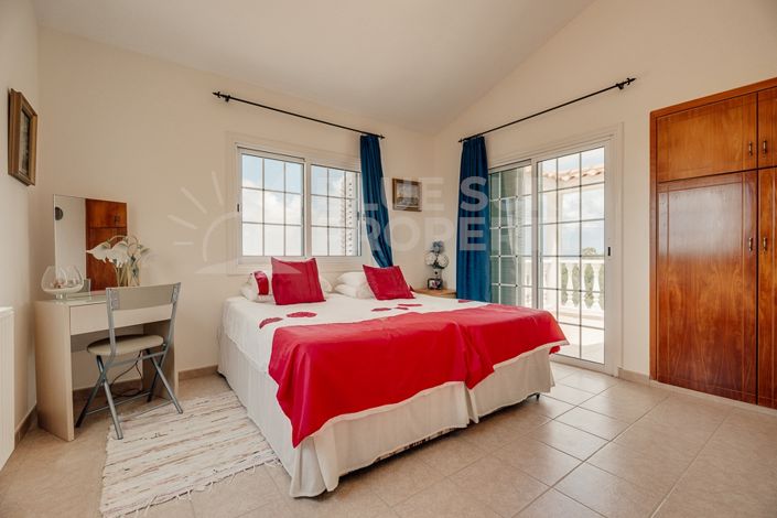 Image No.15-4 Bed Villa for sale